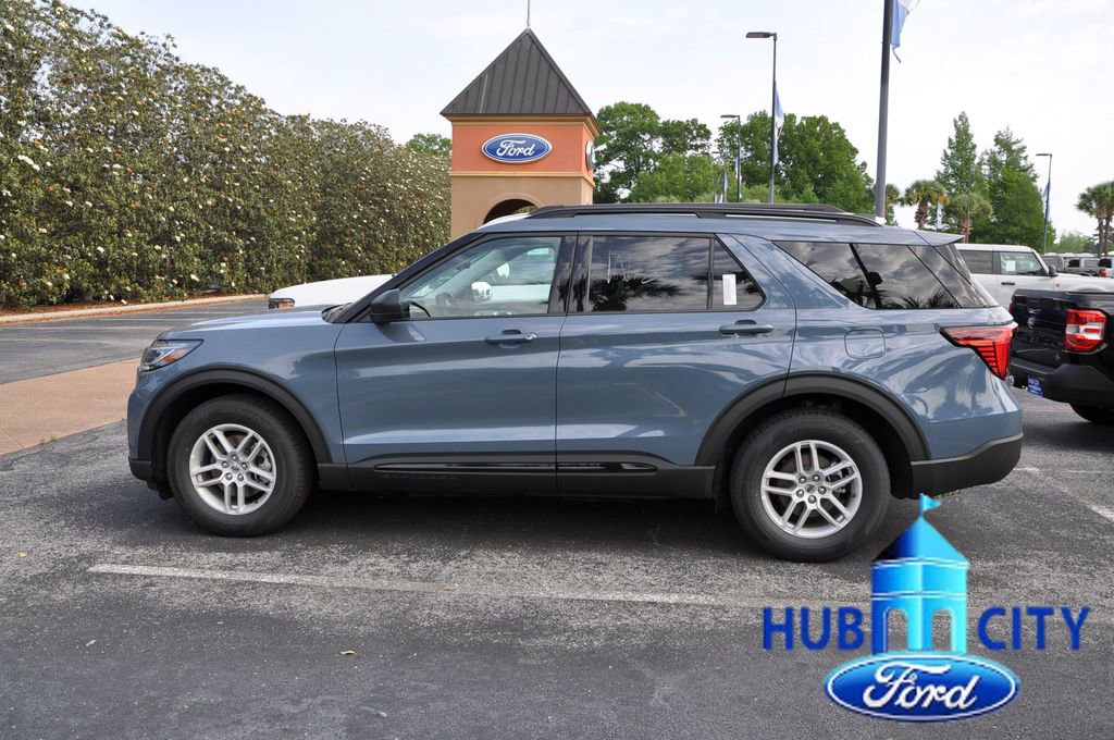 New 2026 Ford Explorer Active RWD image 2