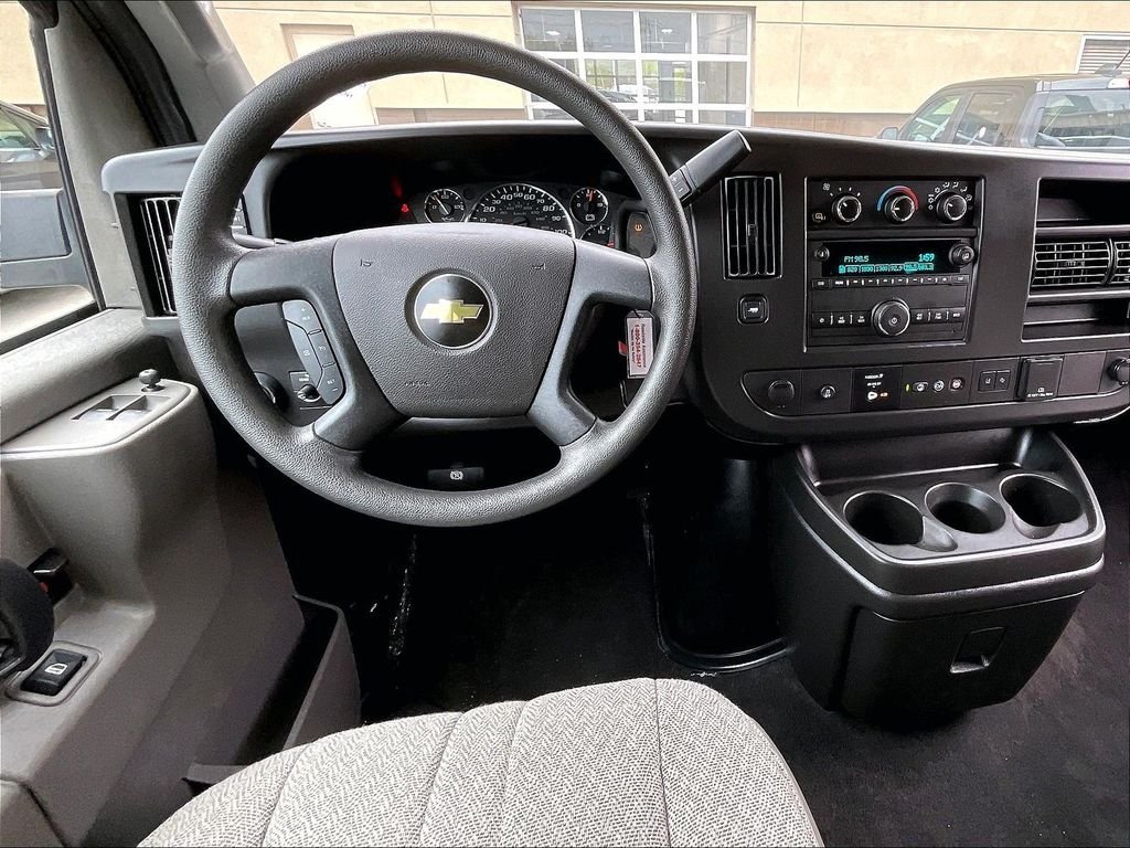 Used 2025 Chevrolet Express 3500 LT w/ LT Preferred Equipment Group RWD image 17