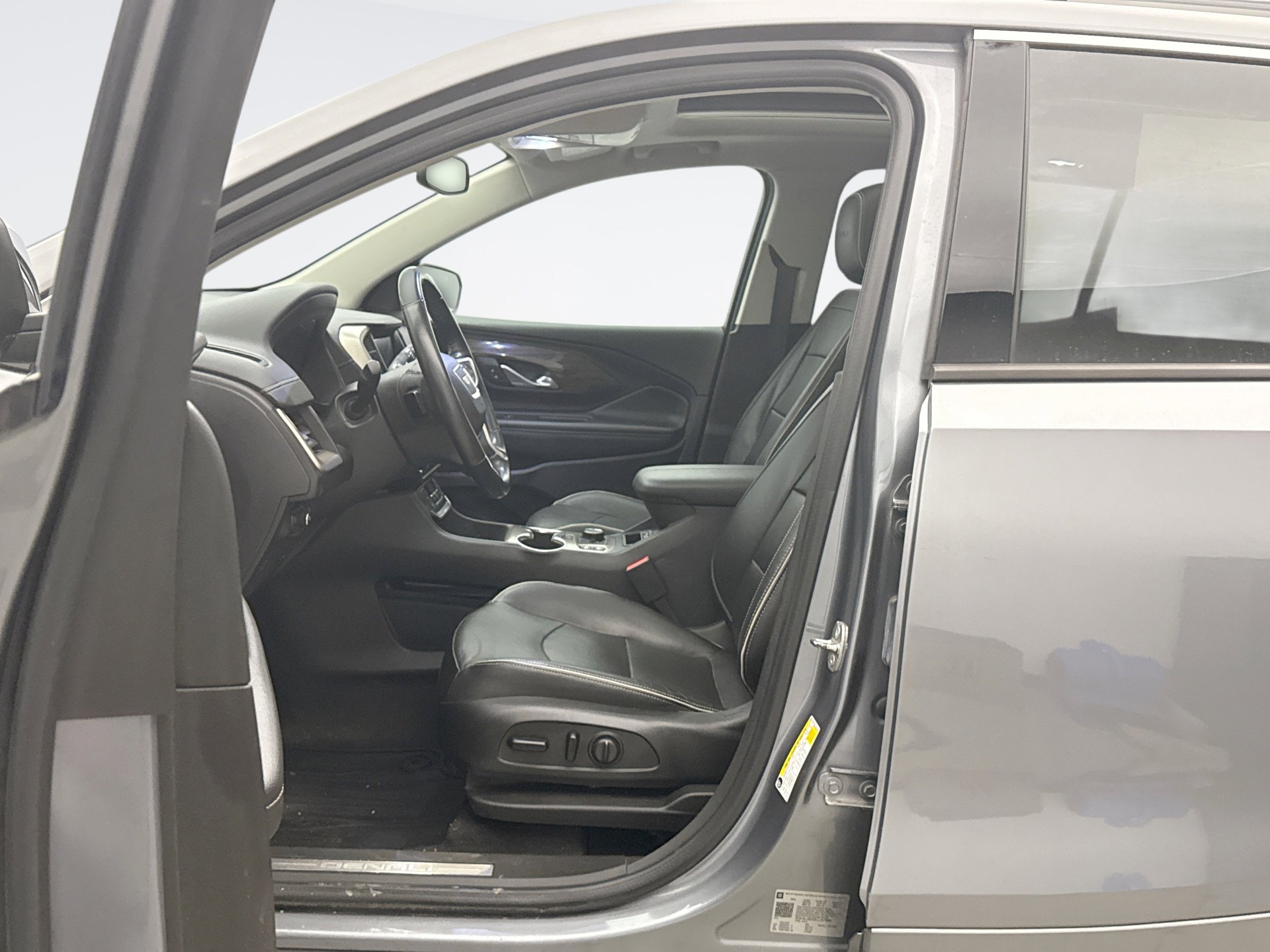 Used 2020 GMC Terrain Denali w/ Denali Premium Package image 8