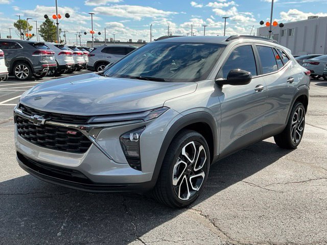 Used 2025 Chevrolet Trax RS w/ Driver Confidence Package FWD image 7