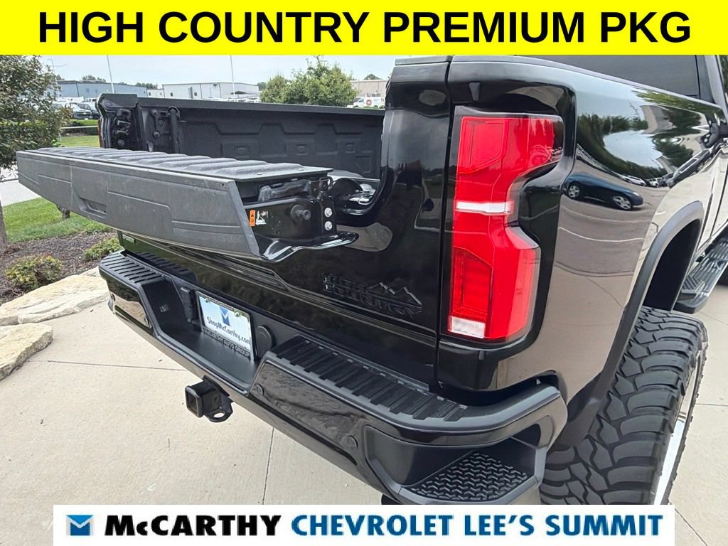Used 2025 Chevrolet Silverado 2500 High Country w/ High Country Premium Package AWD/4WD image 15
