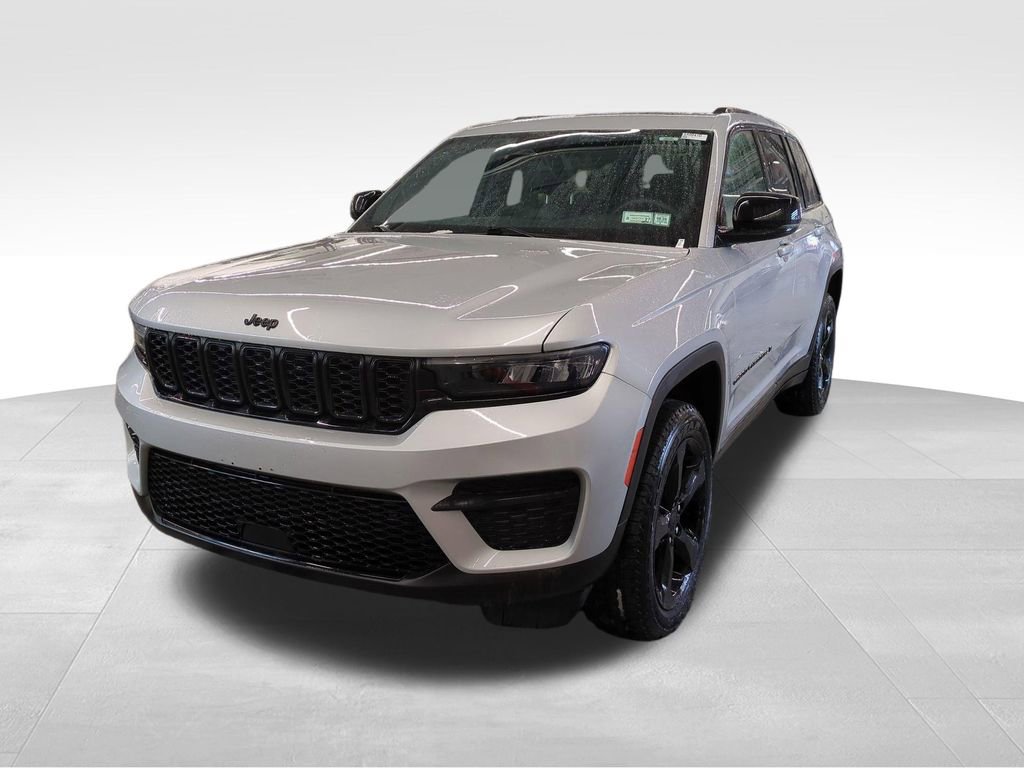 Used 2023 Jeep Grand Cherokee Altitude image 8