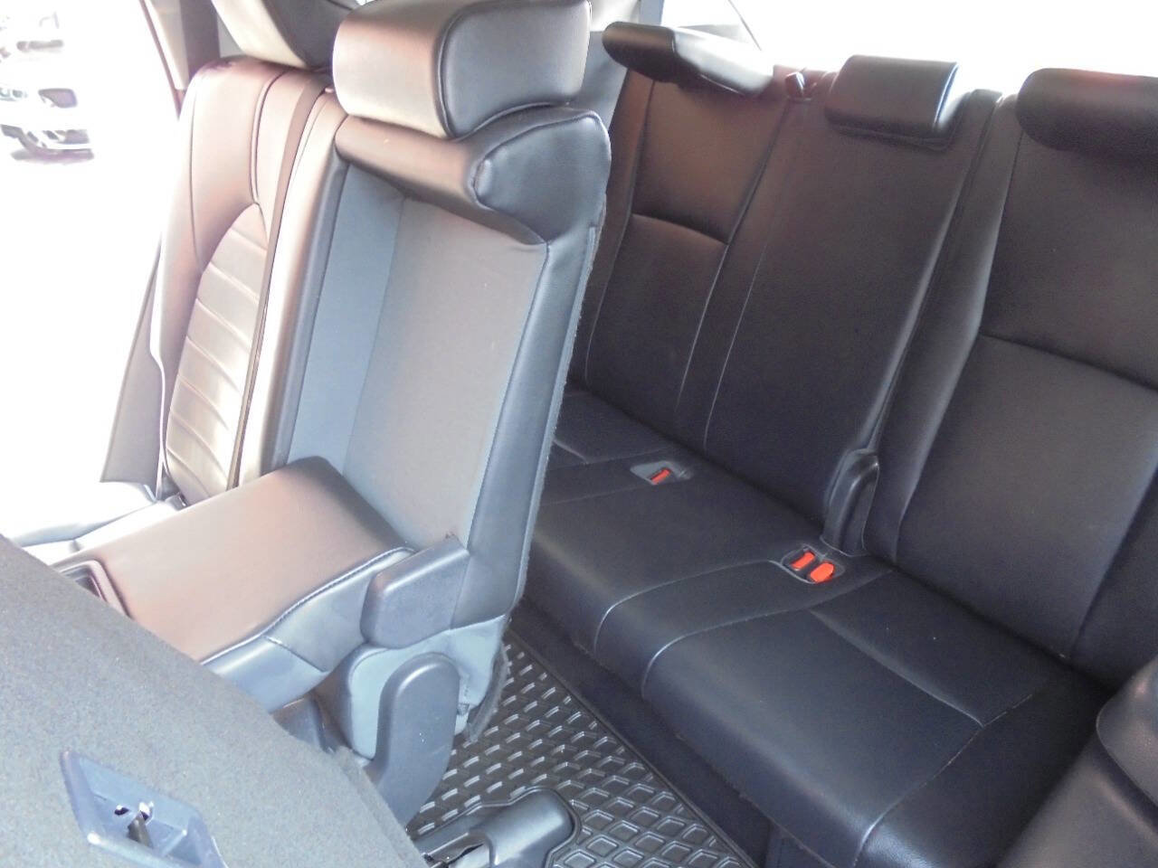 Used 2021 Toyota Highlander XLE AWD/4WD image 15