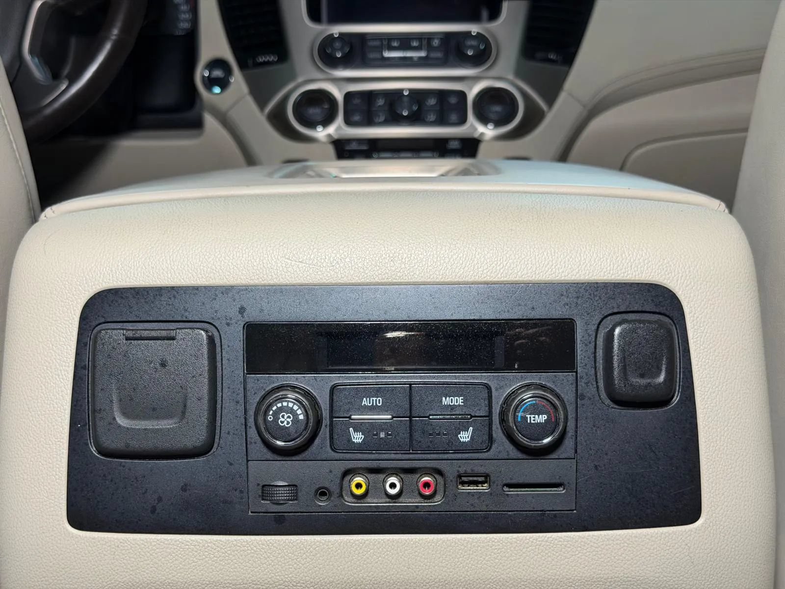 Used 2015 GMC Yukon Denali w/ Premium Package AWD/4WD image 14