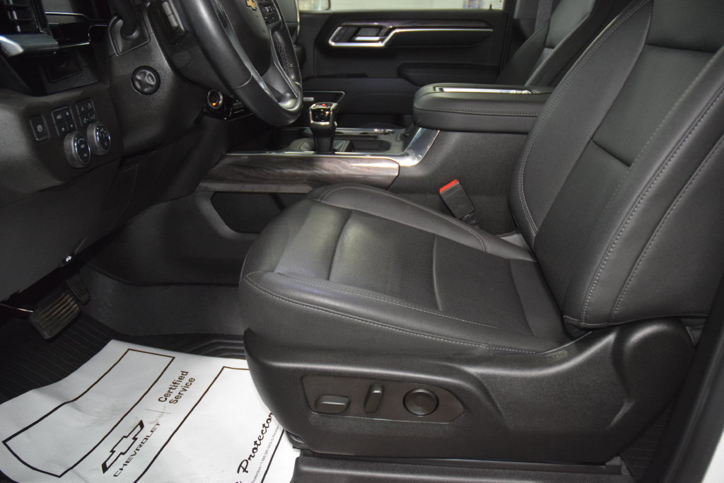 Used 2022 Chevrolet Silverado 1500 LTZ AWD/4WD image 39