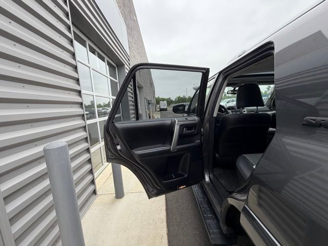 Used 2015 Toyota 4Runner SR5 Premium AWD/4WD image 19