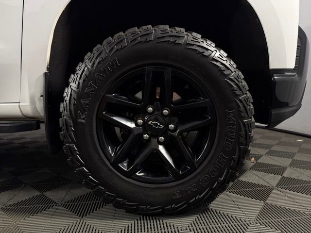 Used 2021 Chevrolet Silverado 1500 Custom Trail Boss w/ LPO, Dark Essentials Package AWD/4WD image 12