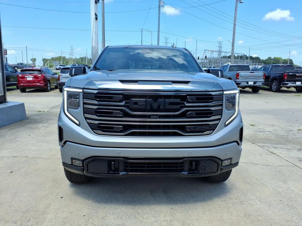 Used 2023 GMC Sierra 1500 AT4 AWD/4WD image 2