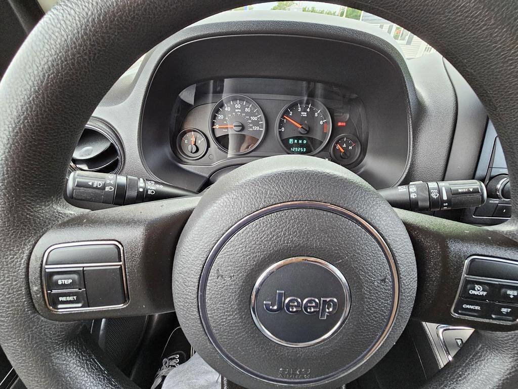 Used 2013 Jeep Compass Sport image 3