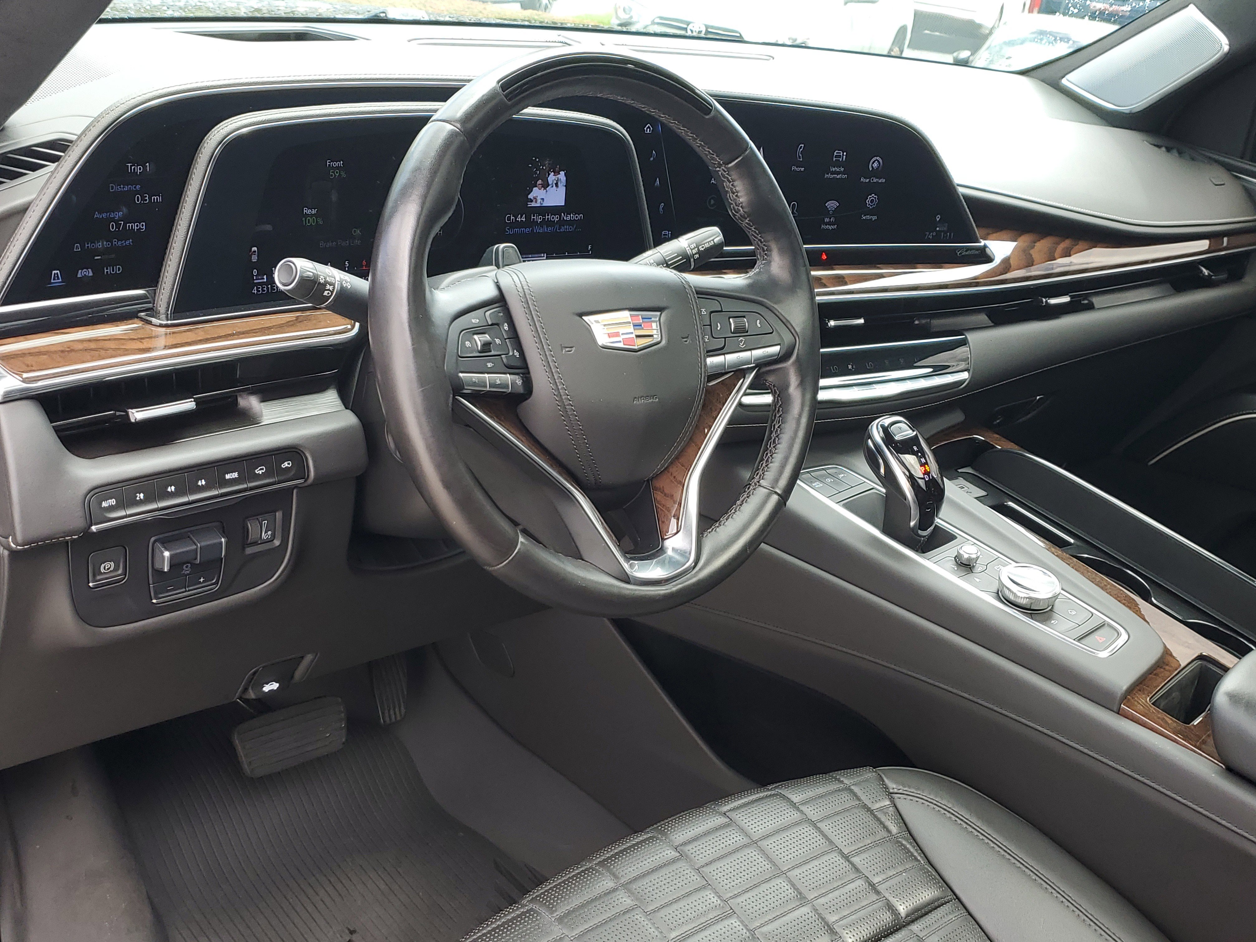 Used 2022 Cadillac Escalade ESV Sport Platinum w/ LPO, ONYX Package image 21