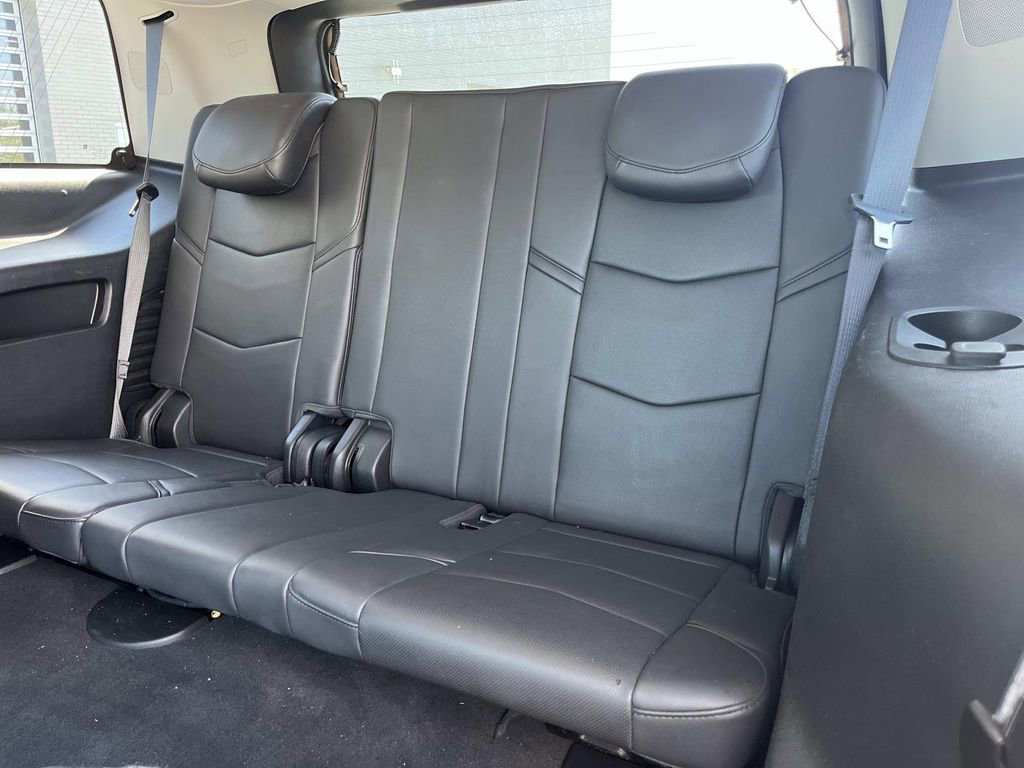 Used 2018 Cadillac Escalade Luxury AWD/4WD image 19