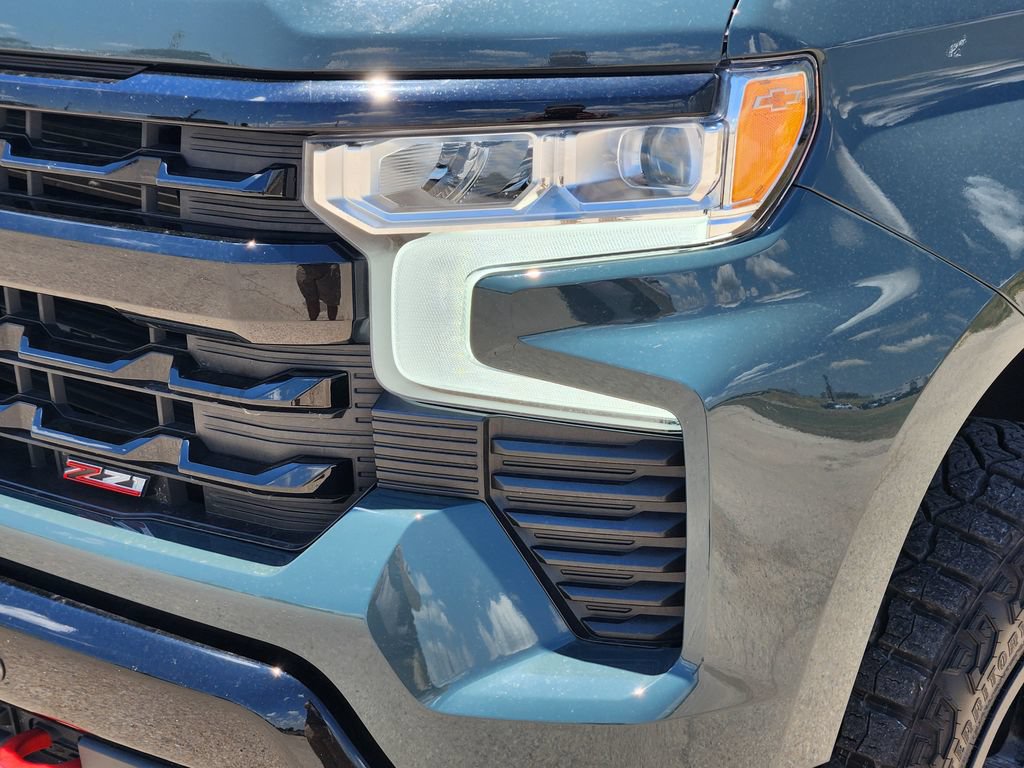 Used 2025 Chevrolet Silverado 1500 LT Trail Boss w/ LT Trail Boss Premium Package AWD/4WD image 9