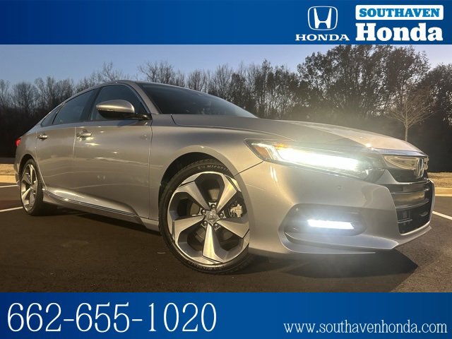 Used 2018 Honda Accord Touring image 1
