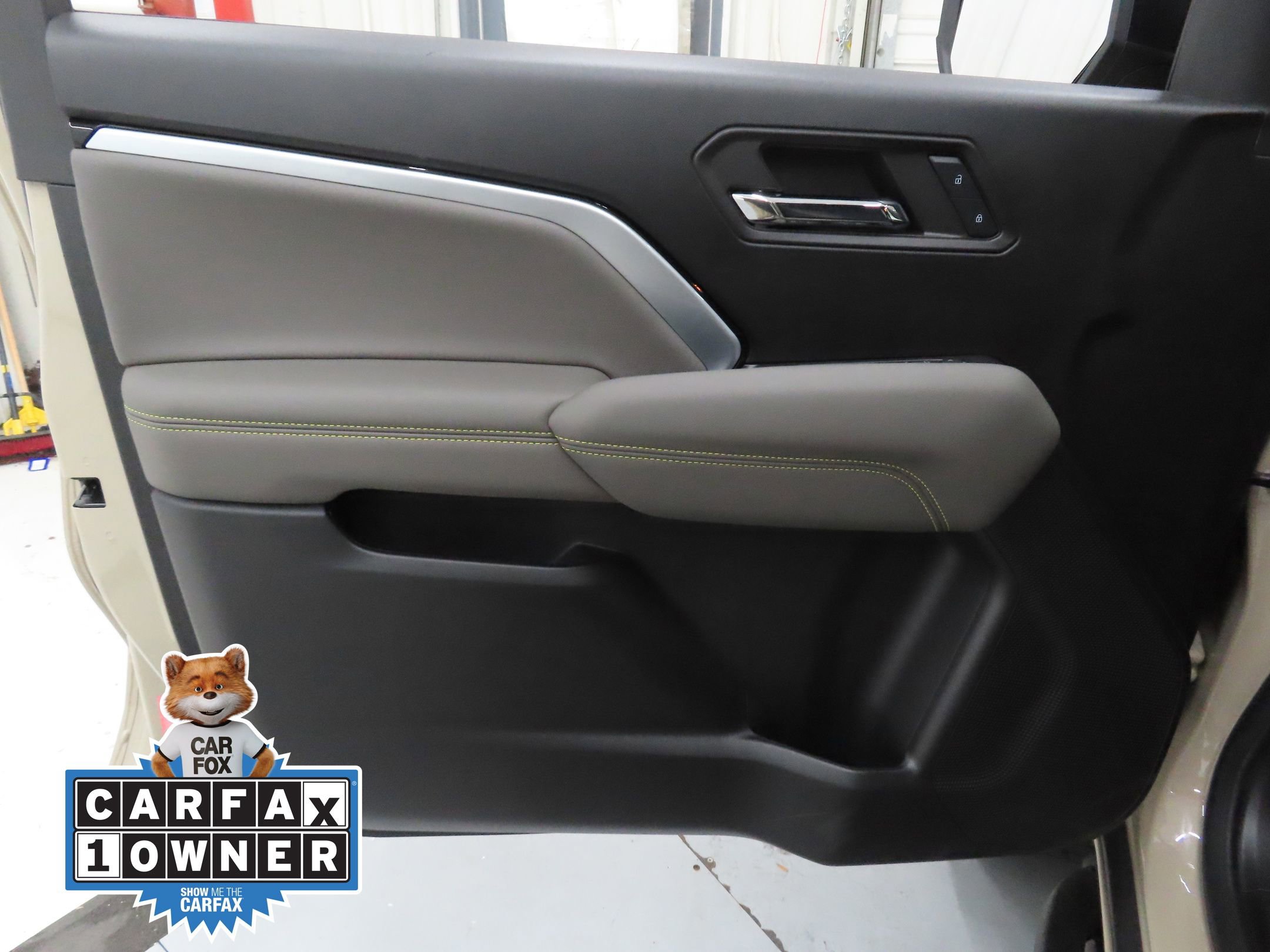 Used 2024 Chevrolet Colorado ZR2 w/ Technology Package AWD/4WD image 11