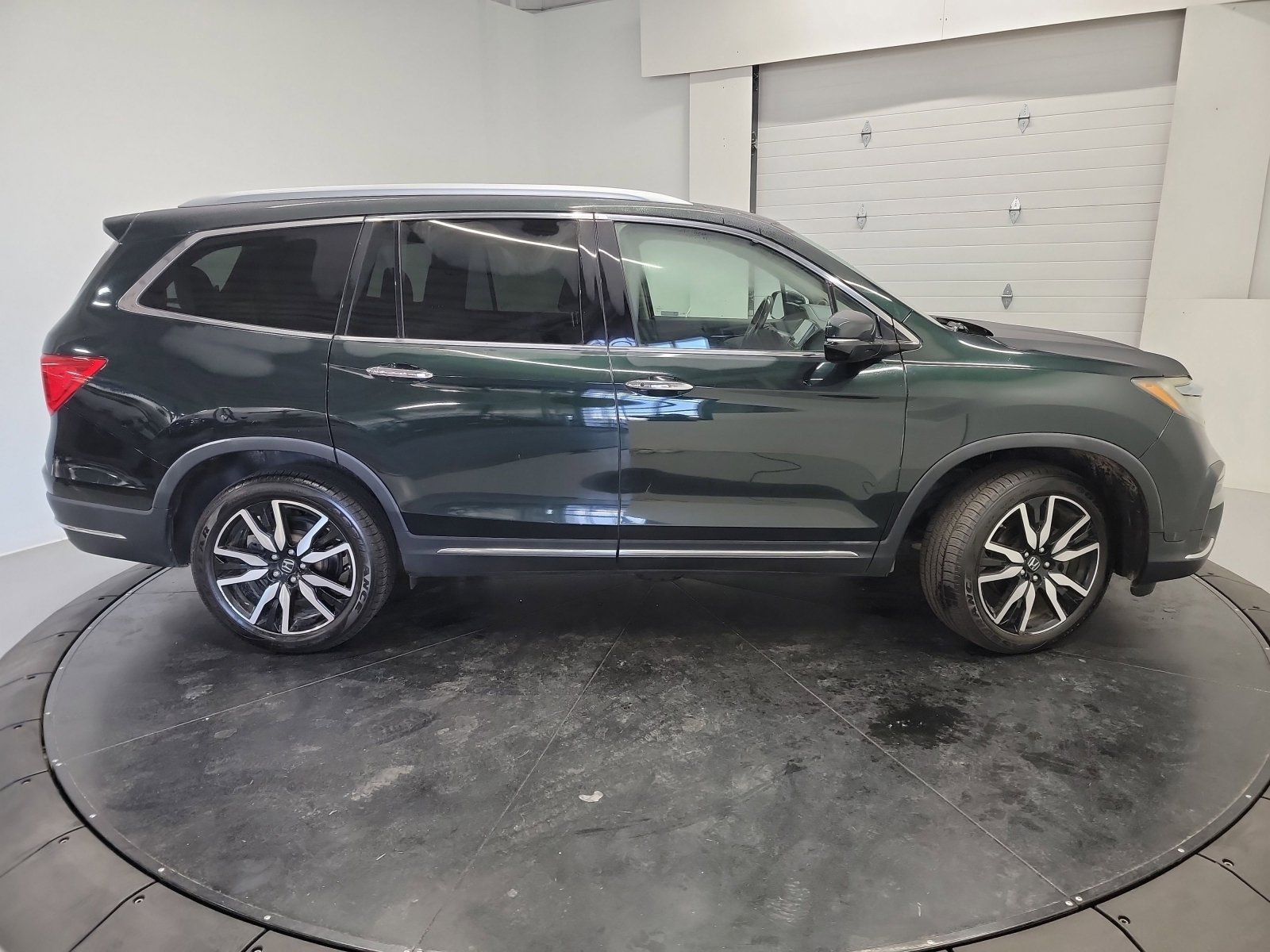 Used 2019 Honda Pilot Touring image 11