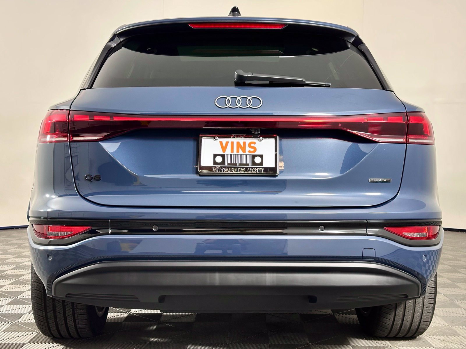 Used 2025 Audi Q6 e-tron Premium Plus w/ Premium Plus AWD/4WD image 24