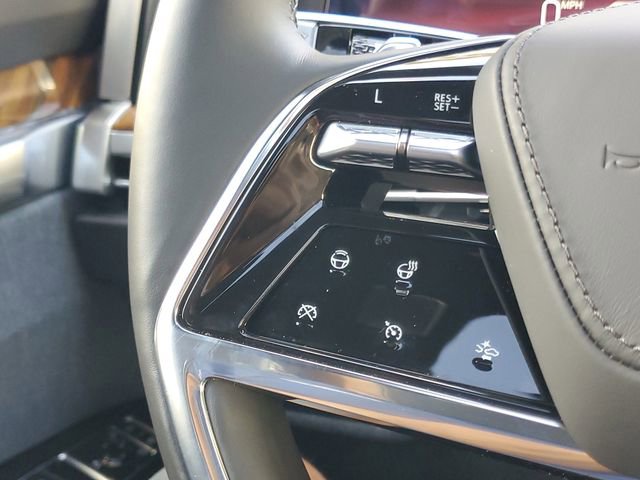 Certified 2025 Cadillac Escalade ESV Sport Platinum w/ LPO, ONYX Package RWD image 23