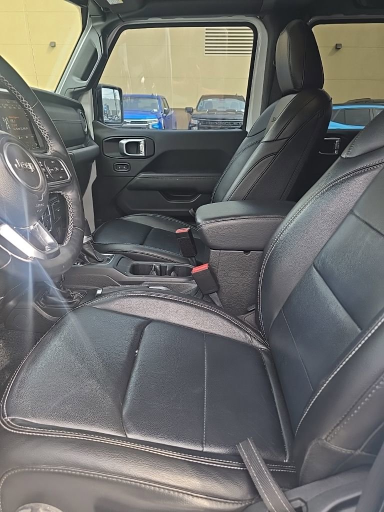 Used 2022 Jeep Wrangler Unlimited Sahara w/ Cold Weather Group image 4