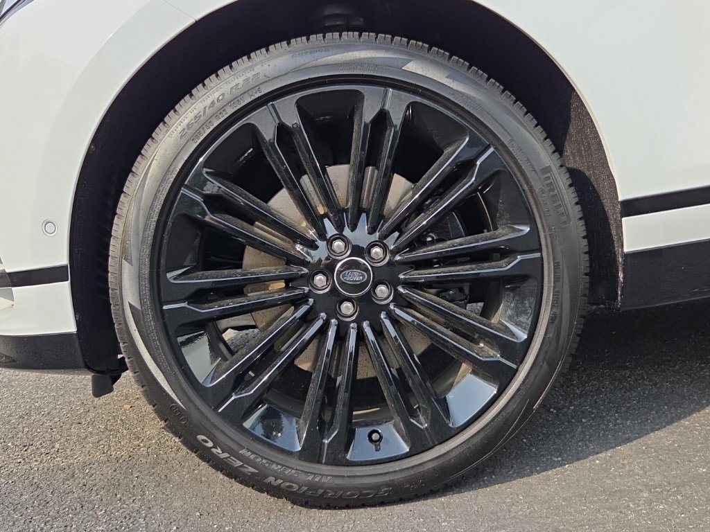 New 2026 Land Rover Range Rover Velar Dynamic SE image 28