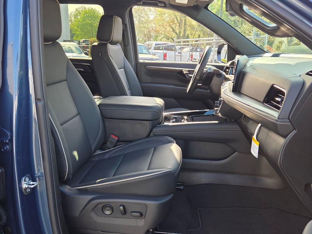 New 2026 Chevrolet Suburban Premier image 14