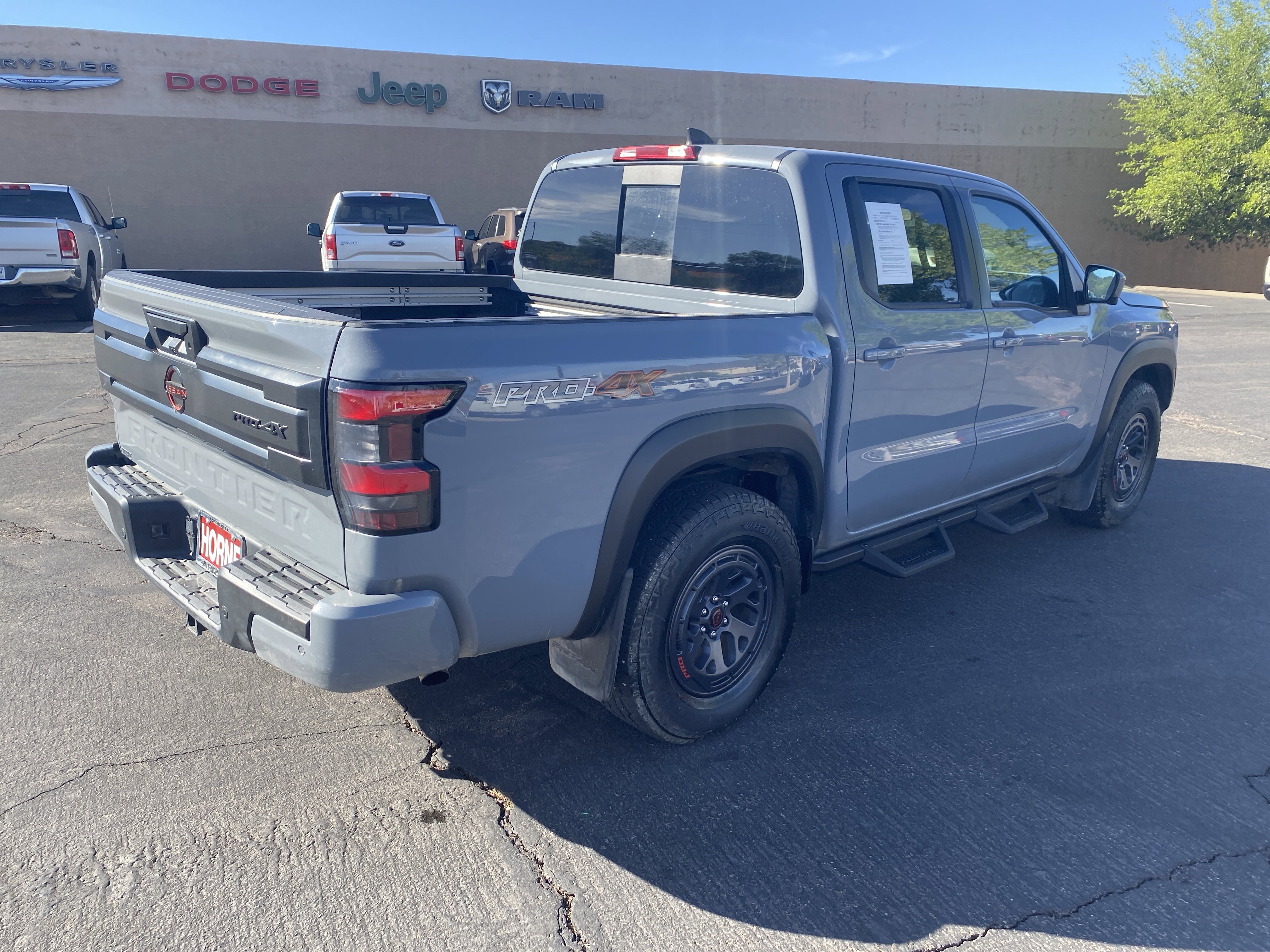 Used 2025 Nissan Frontier PRO-4X w/ Pro Convenience Package image 4