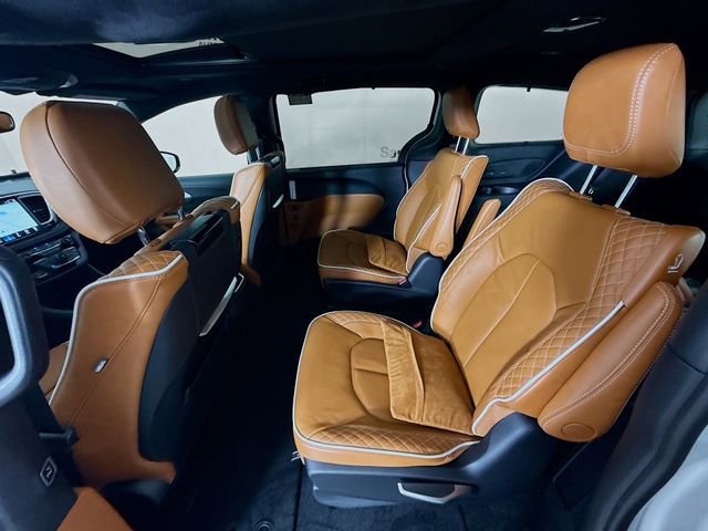 New 2026 Chrysler Pacifica Pinnacle image 24