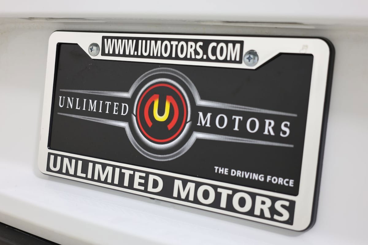 Used 2023 Chrysler 300 C RWD image 20