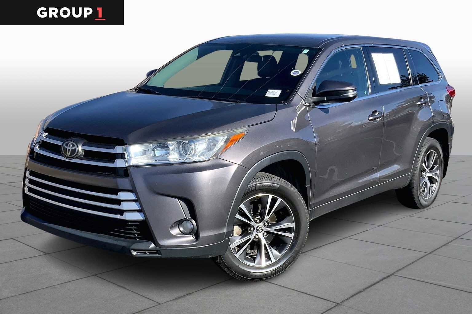 Certified 2019 Toyota Highlander LE image 1