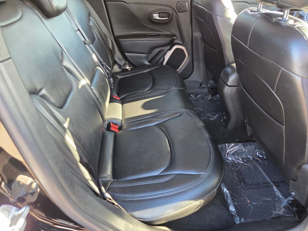 Used 2015 Jeep Renegade Latitude w/ Popular Equipment Group FWD image 18