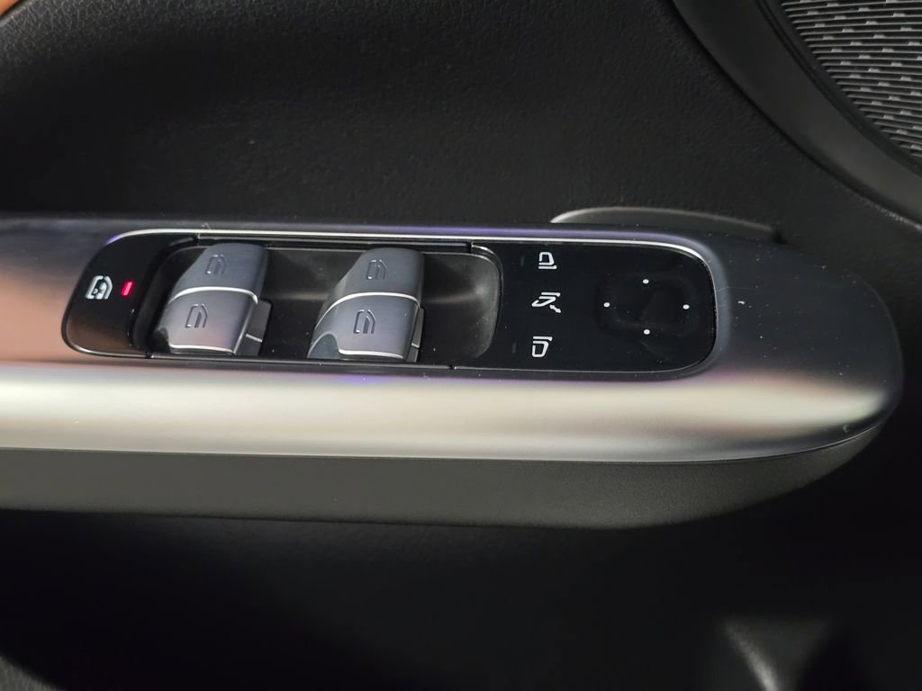 Used 2025 Mercedes-Benz C 300 4MATIC Sedan image 14