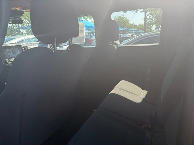 Used 2024 Nissan Frontier S RWD image 7