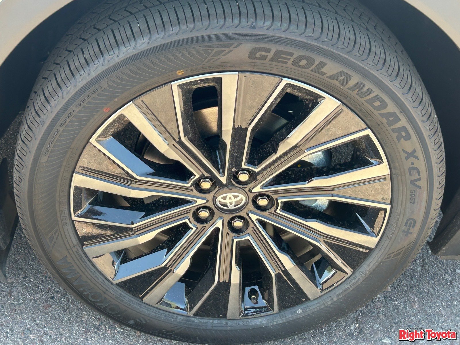 New 2026 Toyota C-HR AWD/4WD image 11