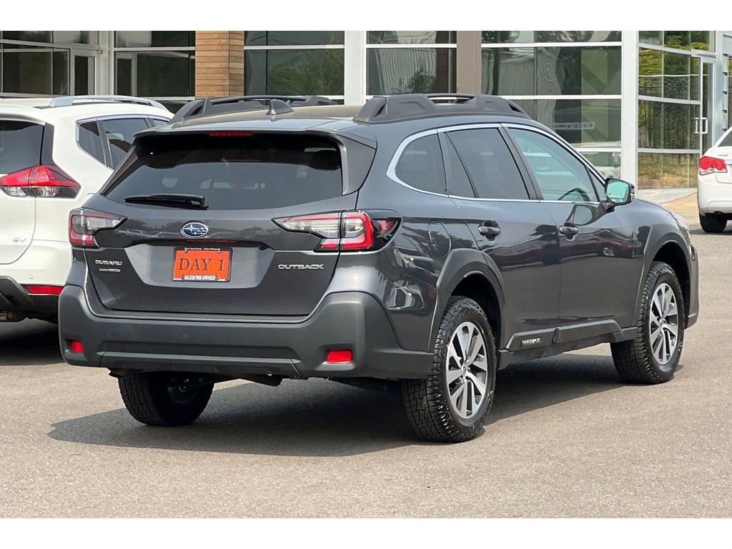 Used 2024 Subaru Outback Premium image 5