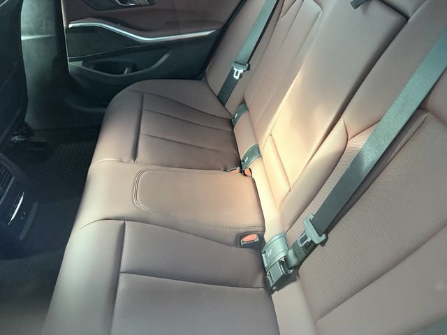 Used 2022 BMW 330i Sedan w/ M Sport Package RWD image 7