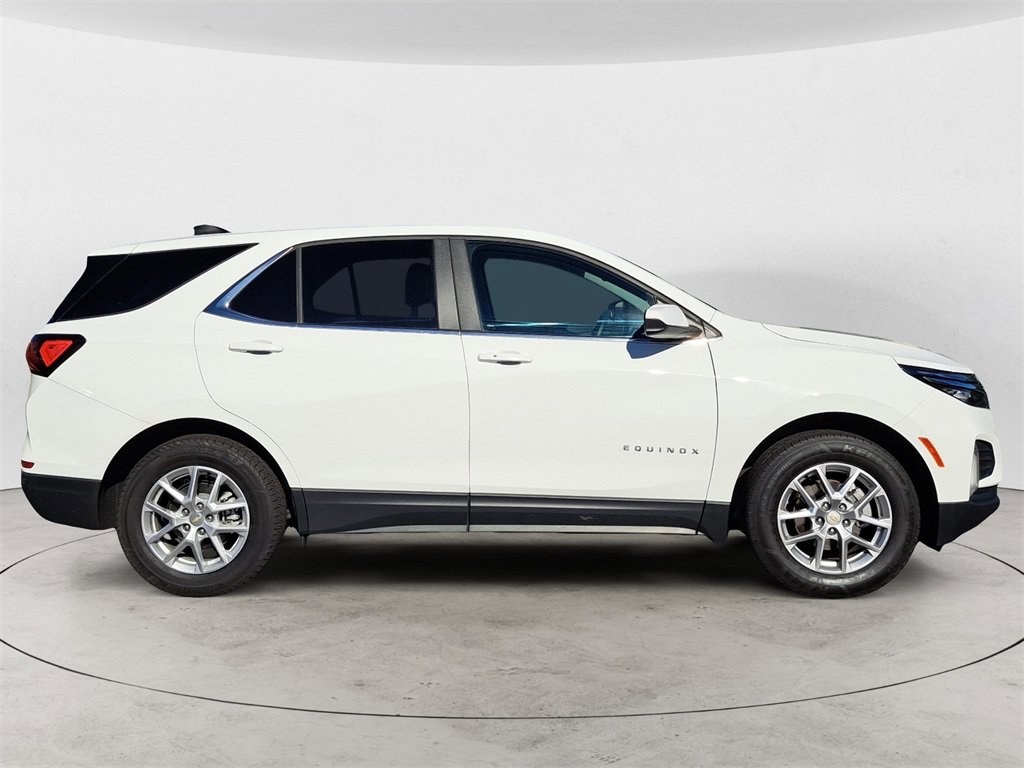 Used 2023 Chevrolet Equinox LT w/ Driver Convenience Package image 2