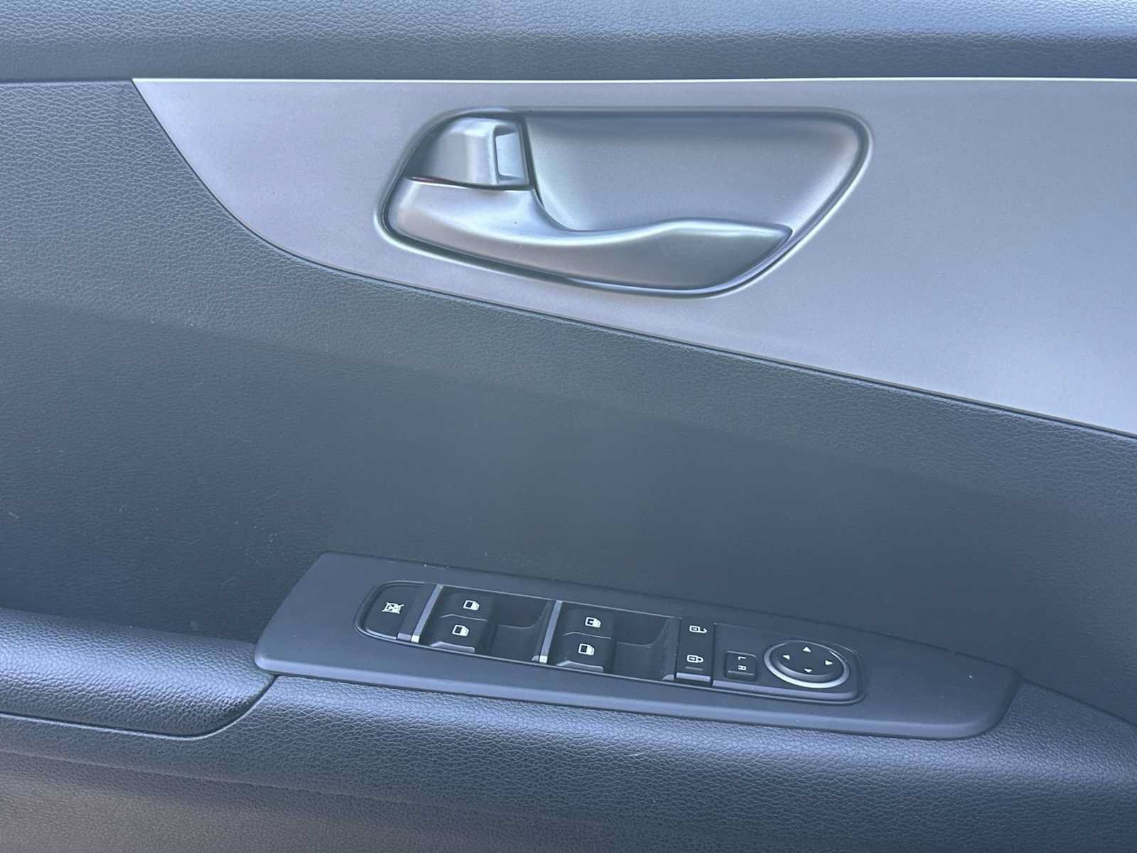 Used 2024 Kia Forte LXS FWD image 32
