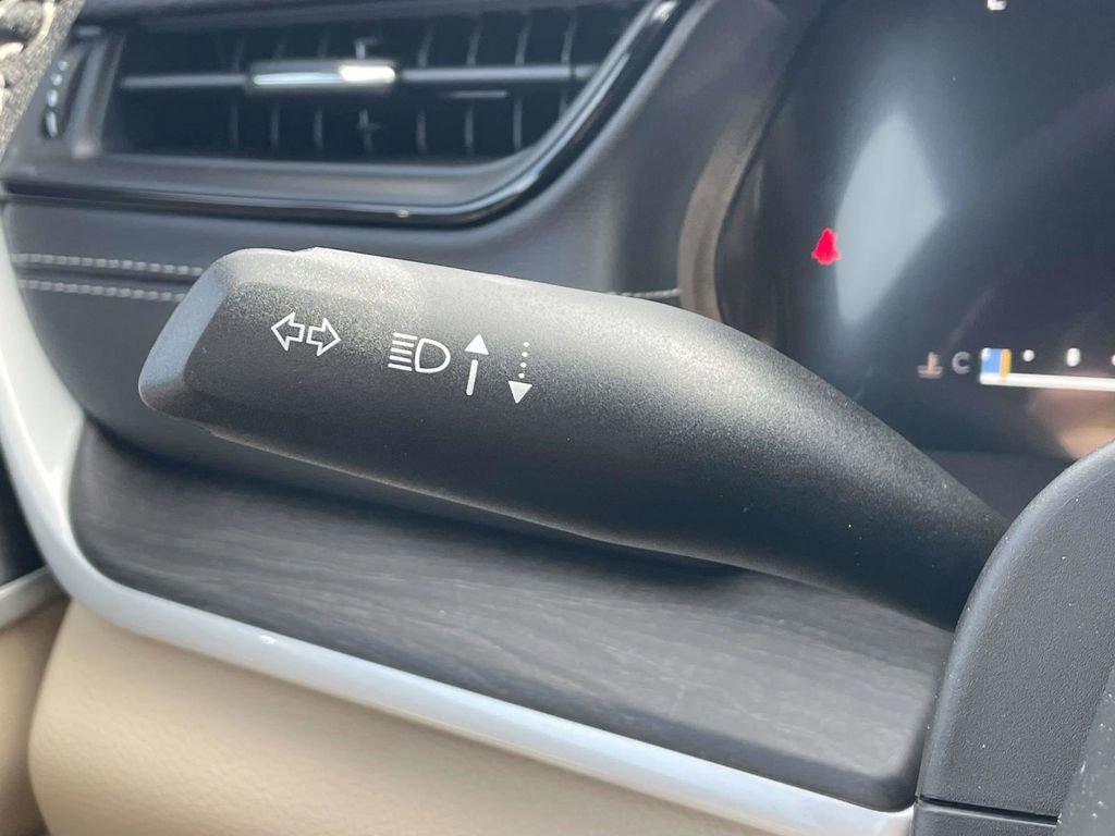 New 2026 Jeep Grand Cherokee Limited w/ Luxury Tech Group II image 32