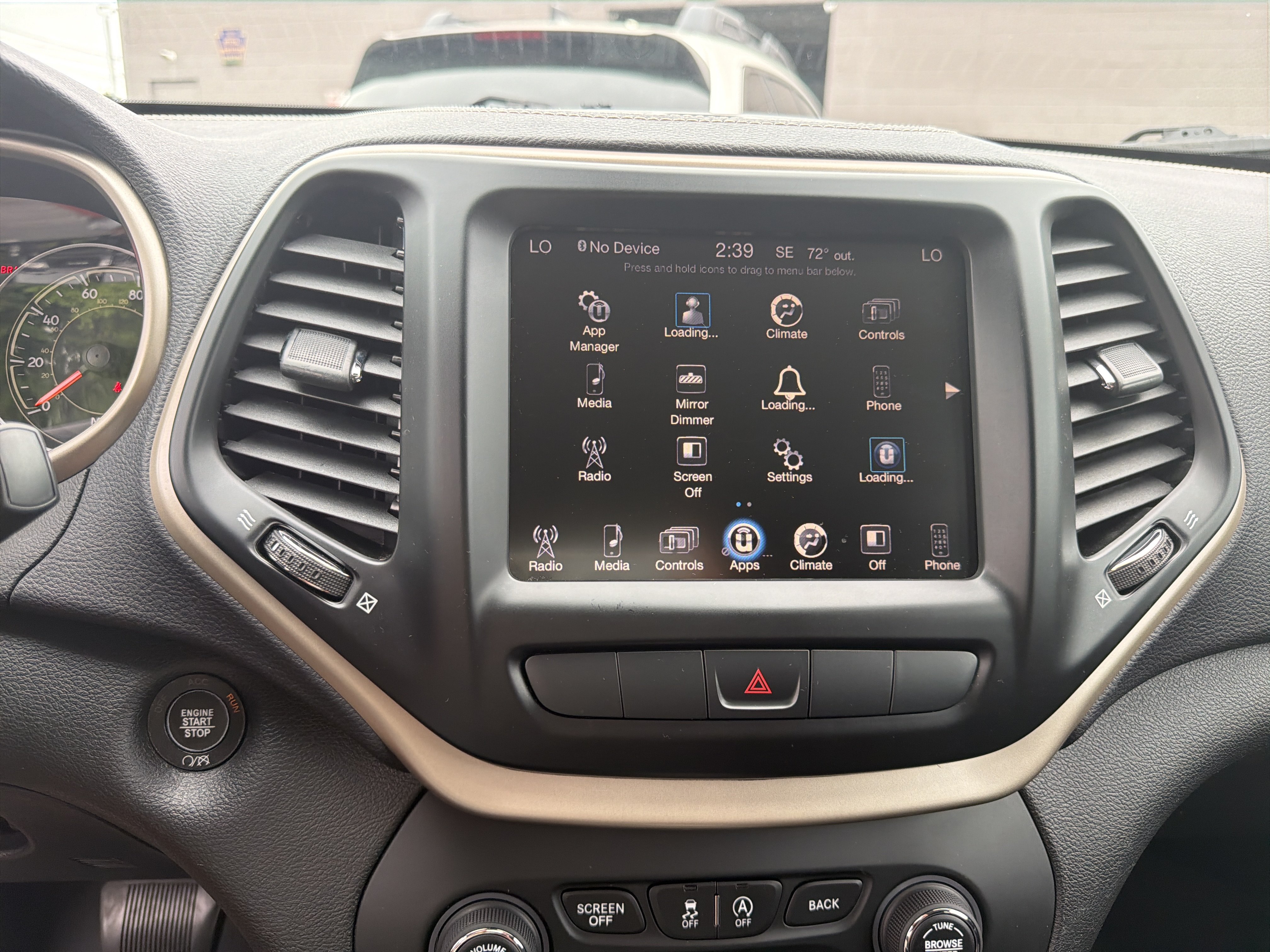 Used 2015 Jeep Cherokee Latitude w/ Comfort/Convenience Group AWD/4WD image 26
