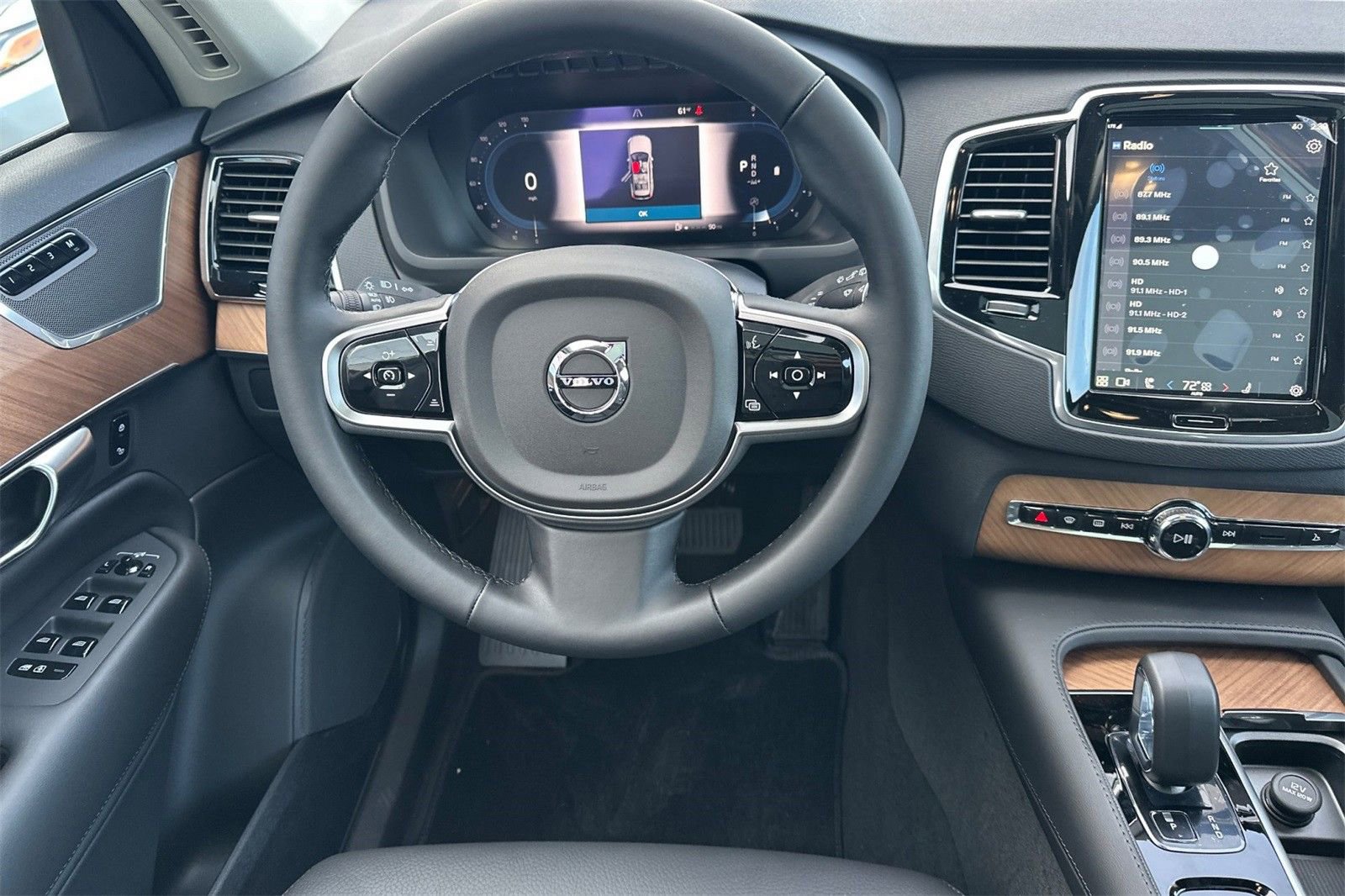 Certified 2025 Volvo XC90 B6 Plus w/ Protection Package Premier AWD/4WD image 14