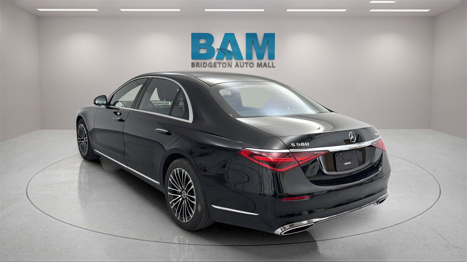 Used 2021 Mercedes-Benz S 580 4MATIC Sedan image 5