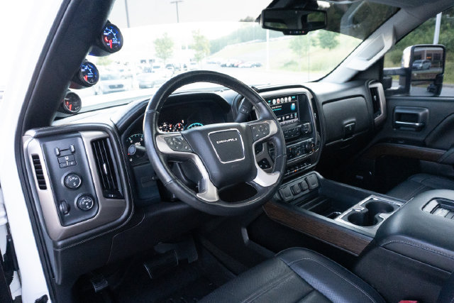 Used 2017 GMC Sierra 2500 Denali w/ Duramax Plus Package AWD/4WD image 25