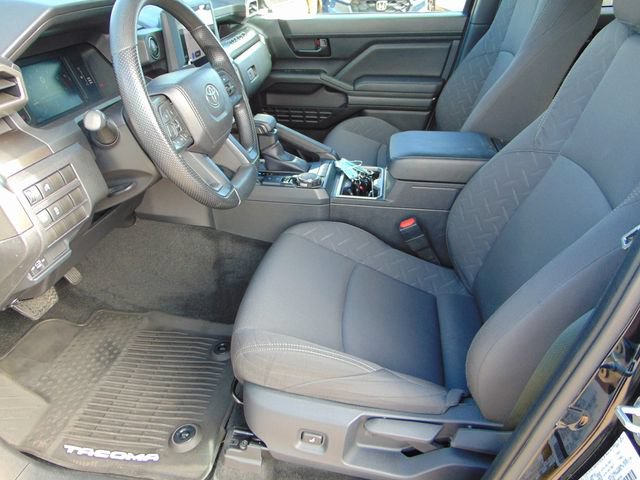 Used 2025 Toyota Tacoma SR5 AWD/4WD image 10
