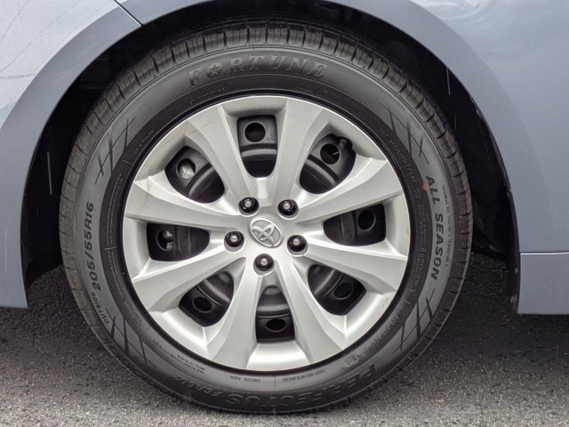 Used 2025 Toyota Corolla LE image 13