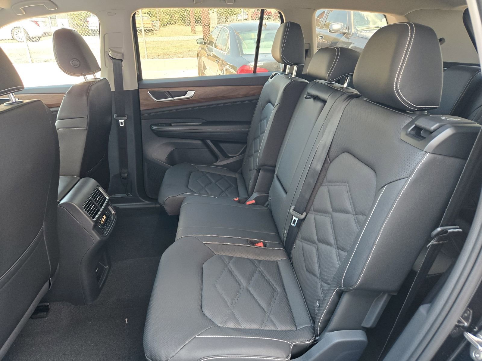 New 2026 Volkswagen Atlas SE image 18