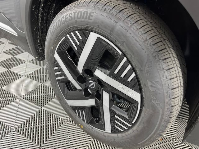 New 2026 Nissan Kicks SV w/ Cold Weather Package FWD image 15