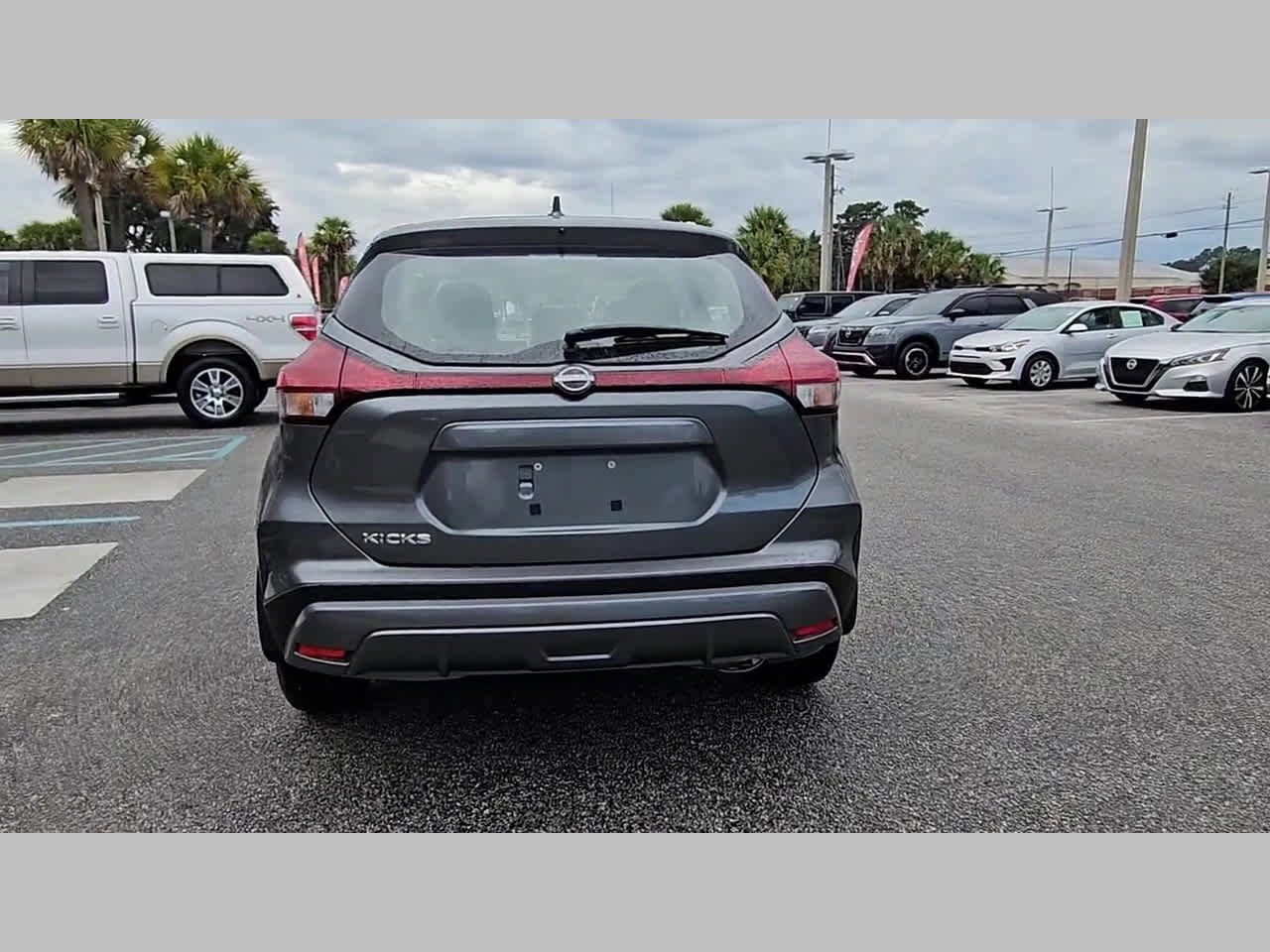 New 2025 Nissan Kicks Play S image 29