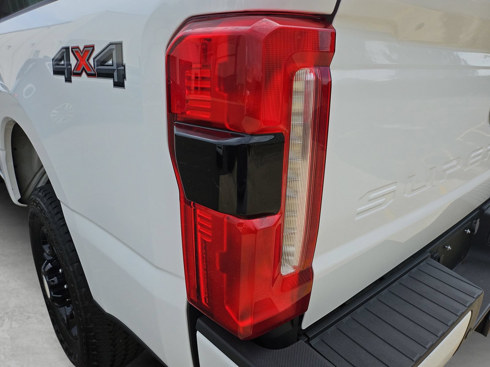 Used 2023 Ford F250 XL w/ STX Appearance Package AWD/4WD image 21