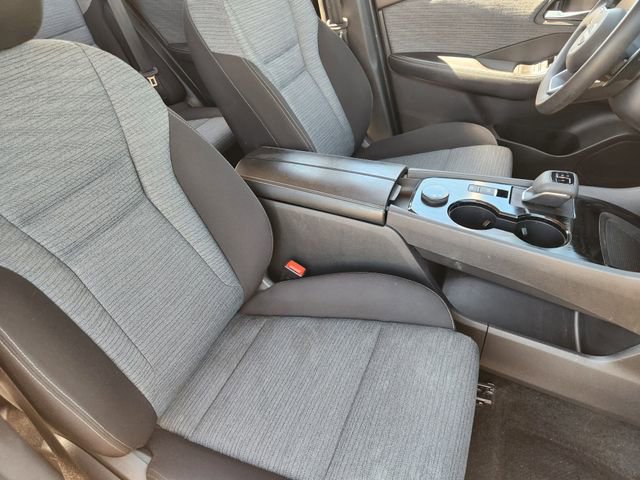 Used 2023 Nissan Rogue SV AWD/4WD image 10