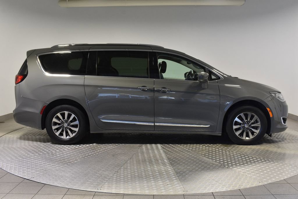 Used 2020 Chrysler Pacifica Touring-L Plus image 6