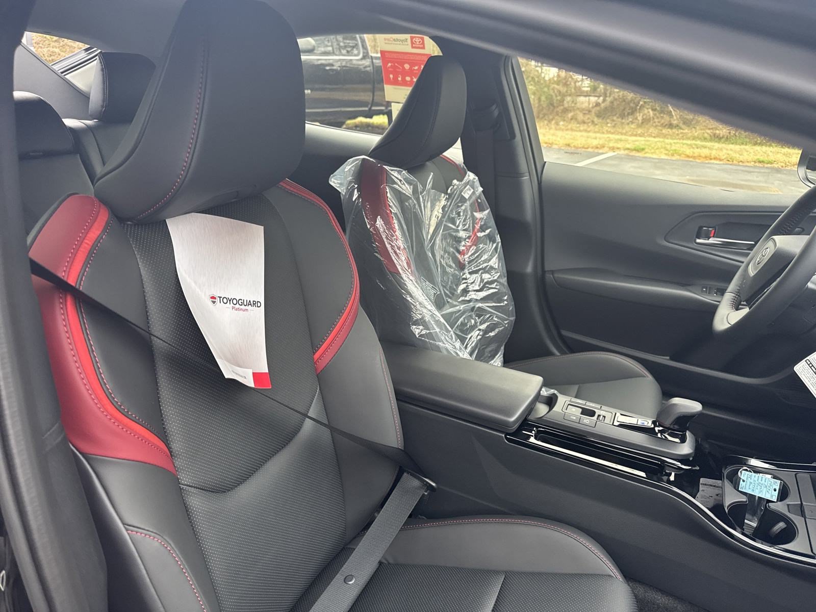 New 2024 Toyota Prius Prime FWD image 32